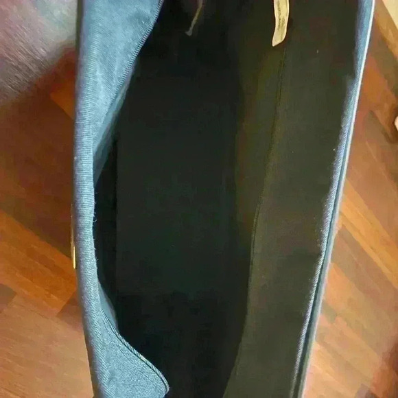 Legacy Shoulder bag - Picture 5 of 8